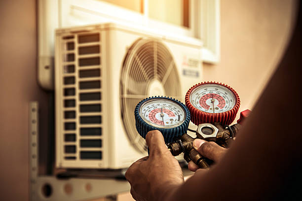 Professional Hvac Installation technician working in Rhodelia, KY